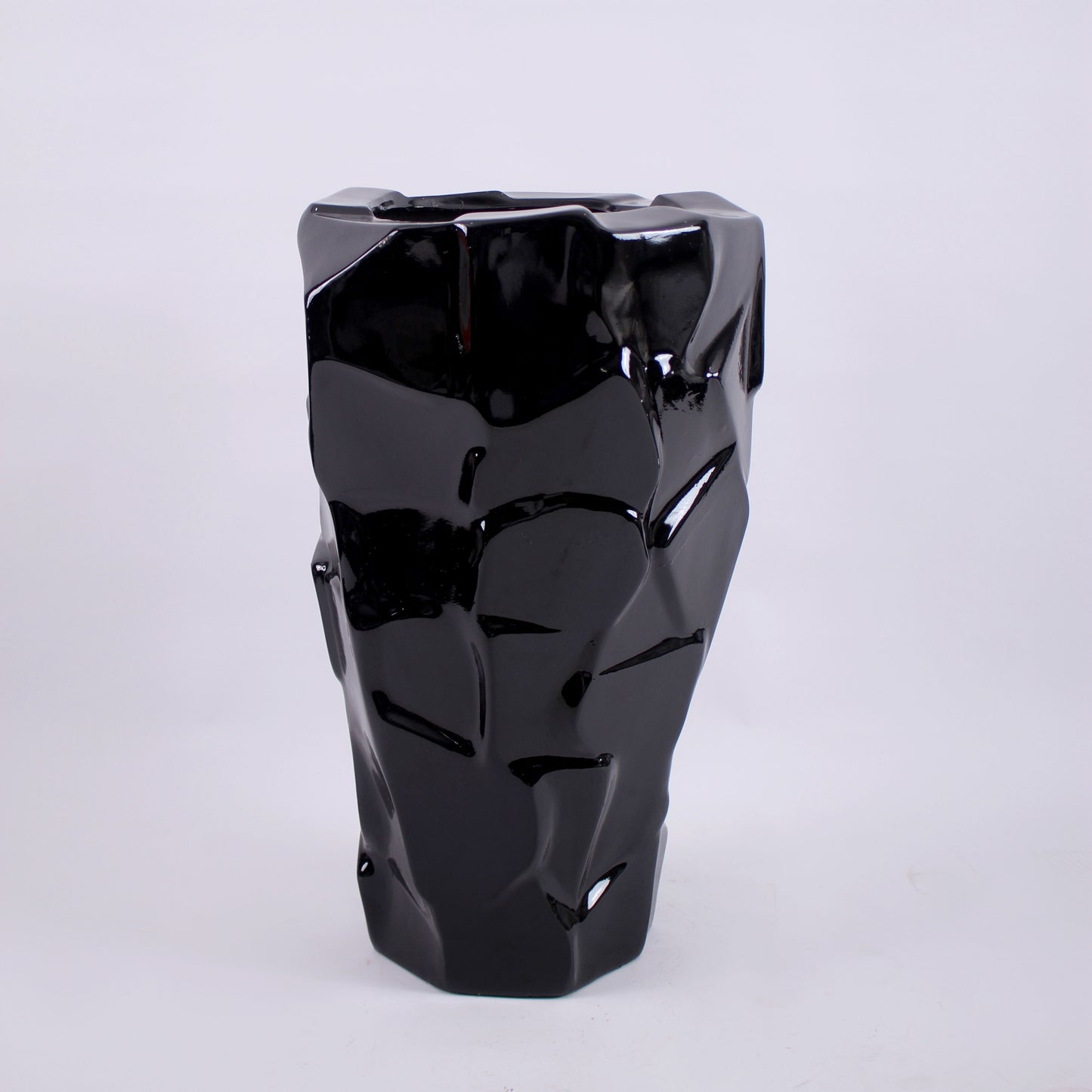 Stallion Planter ā Bold Fiberglass Pot for Statement Indoor & Outdoor Spaces