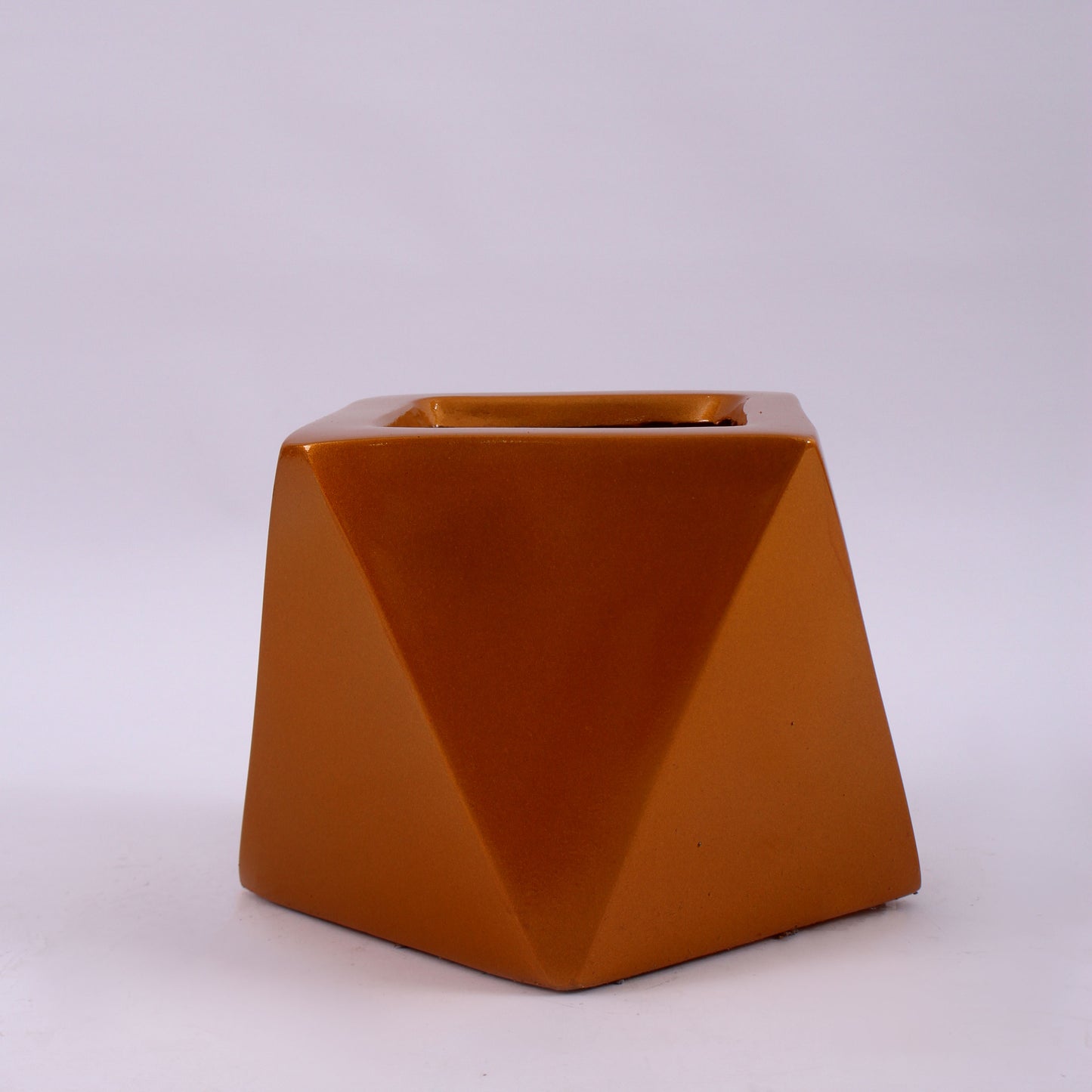 Hexagon Planter ā Modern Fiberglass Pot with Geometric Design