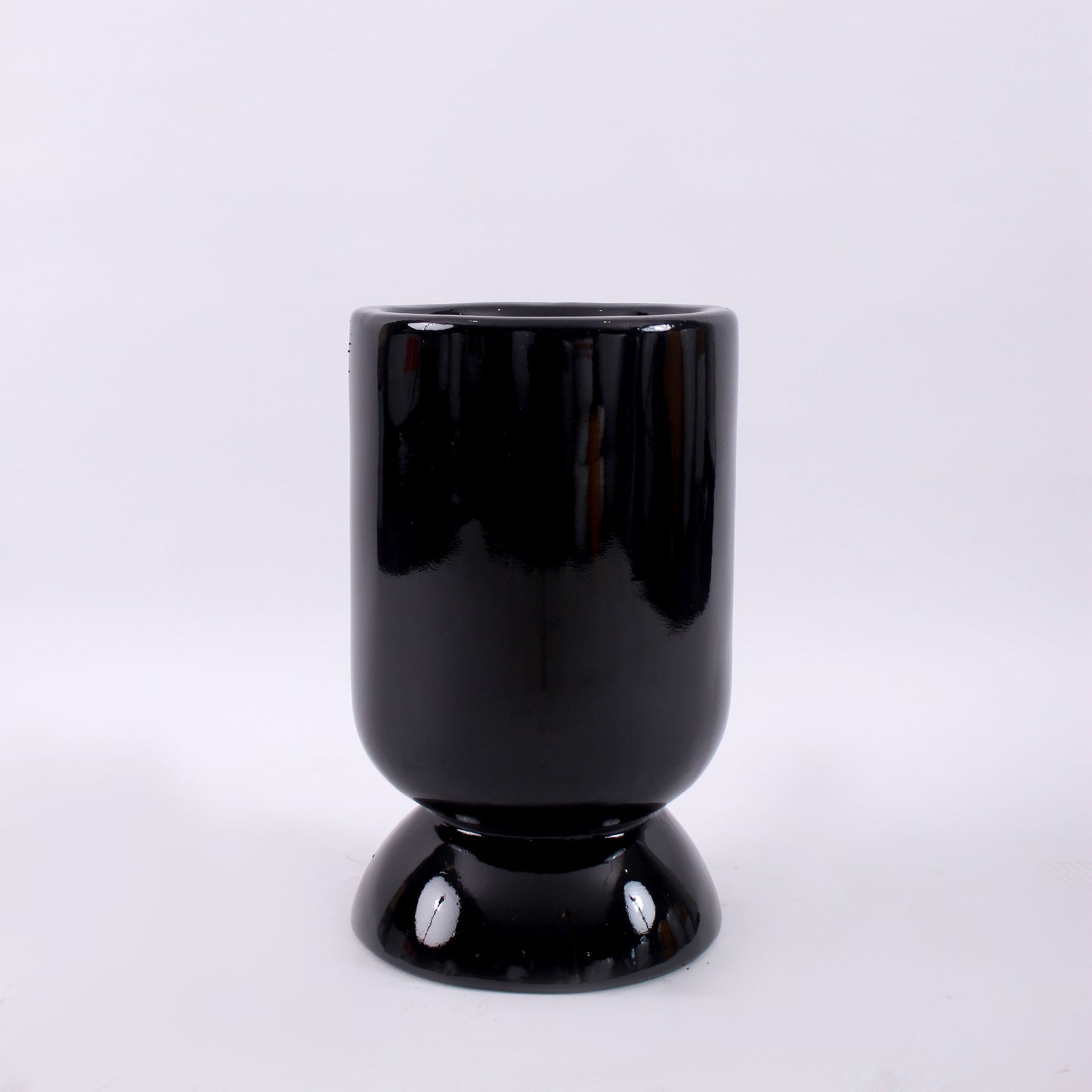 Hourglass Pot (Medium) – Modern Fiberglass Planter for Homes & Terraces