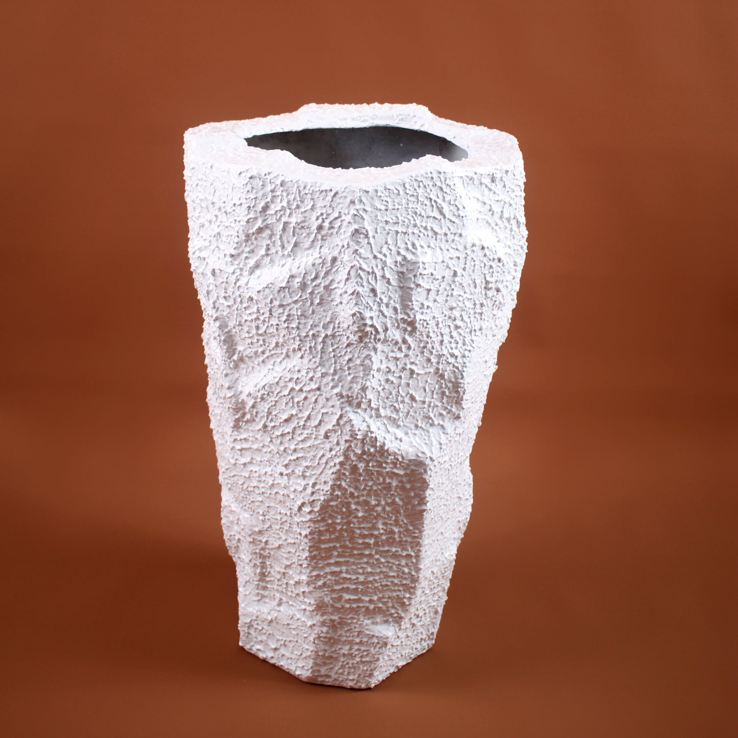 Stallion Planter ā Bold Fiberglass Pot for Statement Indoor & Outdoor Spaces