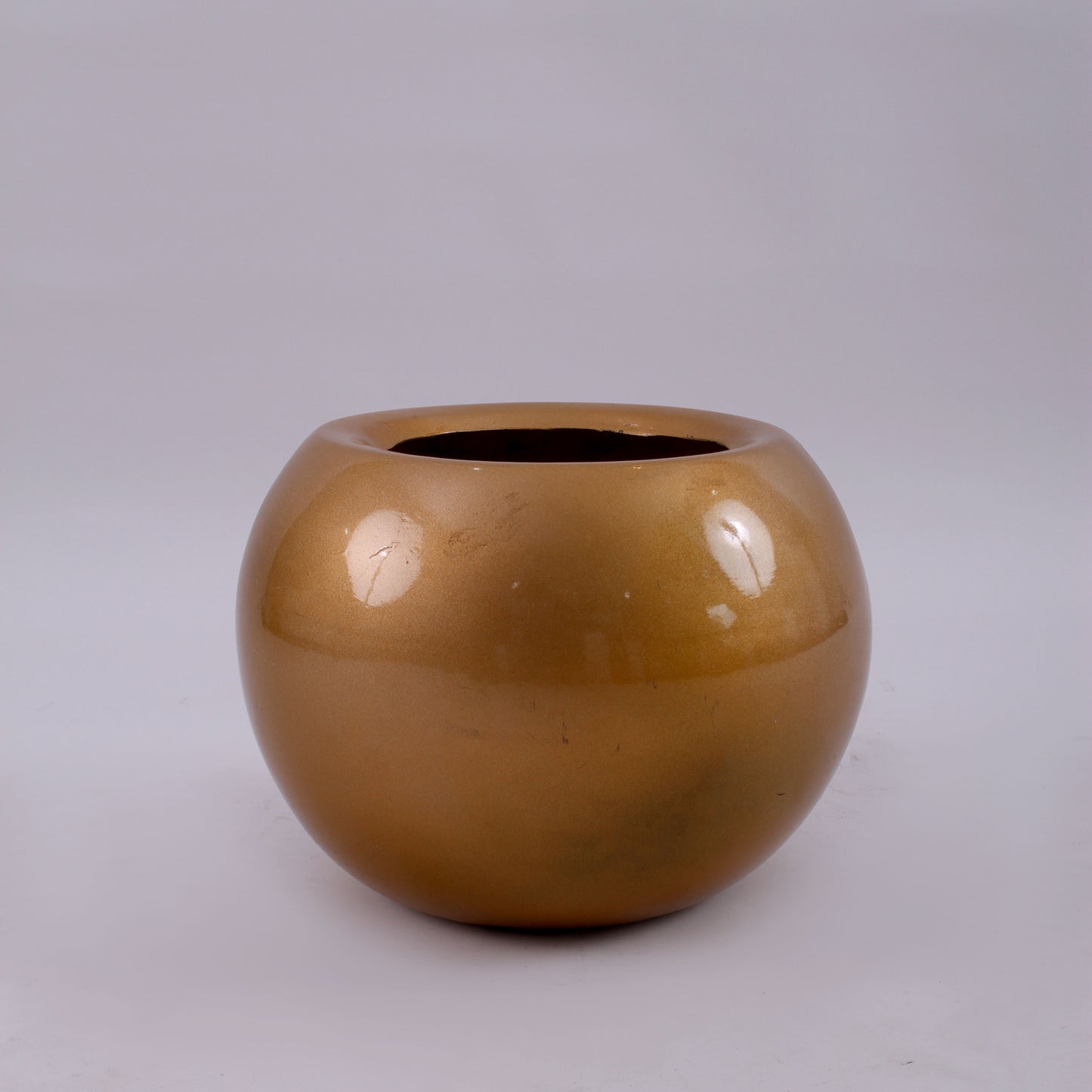 25cm Ball Planter – Small Round Fiberglass Pot for Indoor Decor & Tabletop Styling